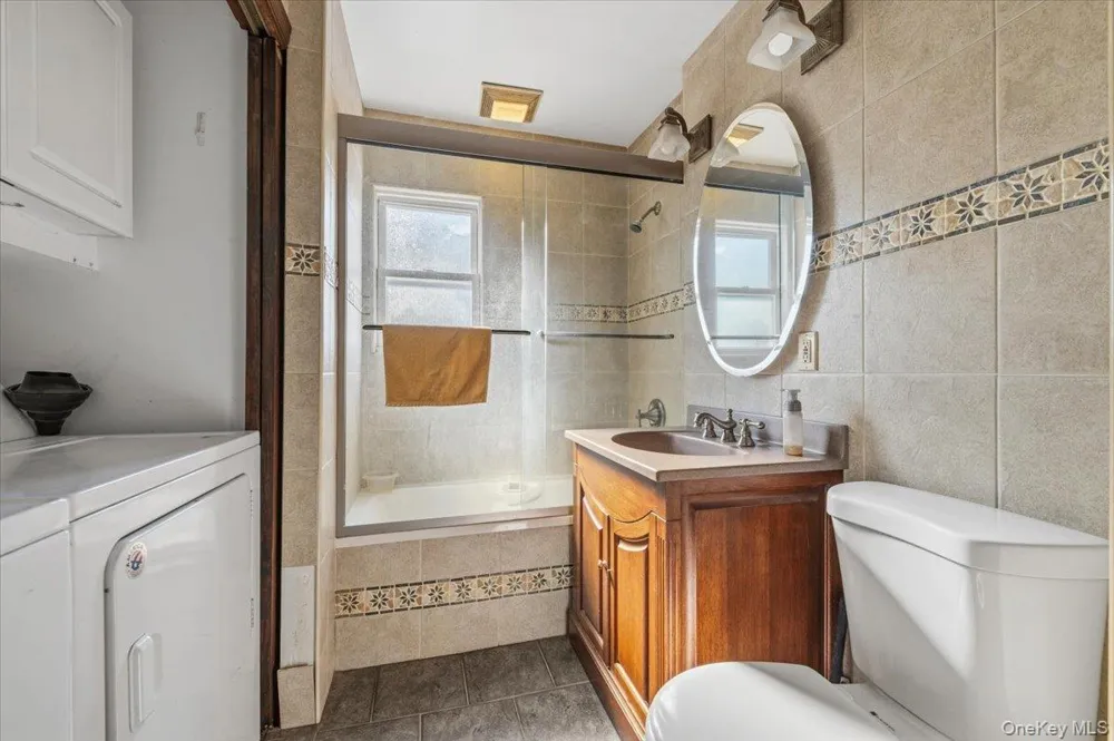 42 Haven Lane Levittown, NY 11756
