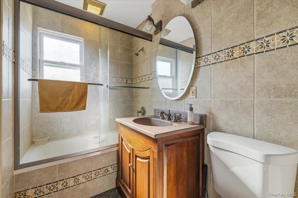 42 Haven Lane Levittown, NY 11756