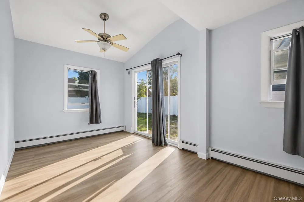 42 Haven Lane Levittown, NY 11756