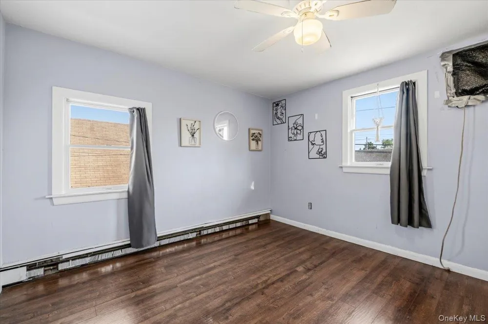 42 Haven Lane Levittown, NY 11756