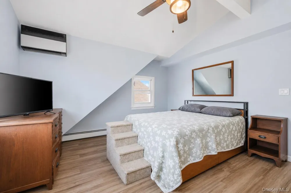 42 Haven Lane Levittown, NY 11756