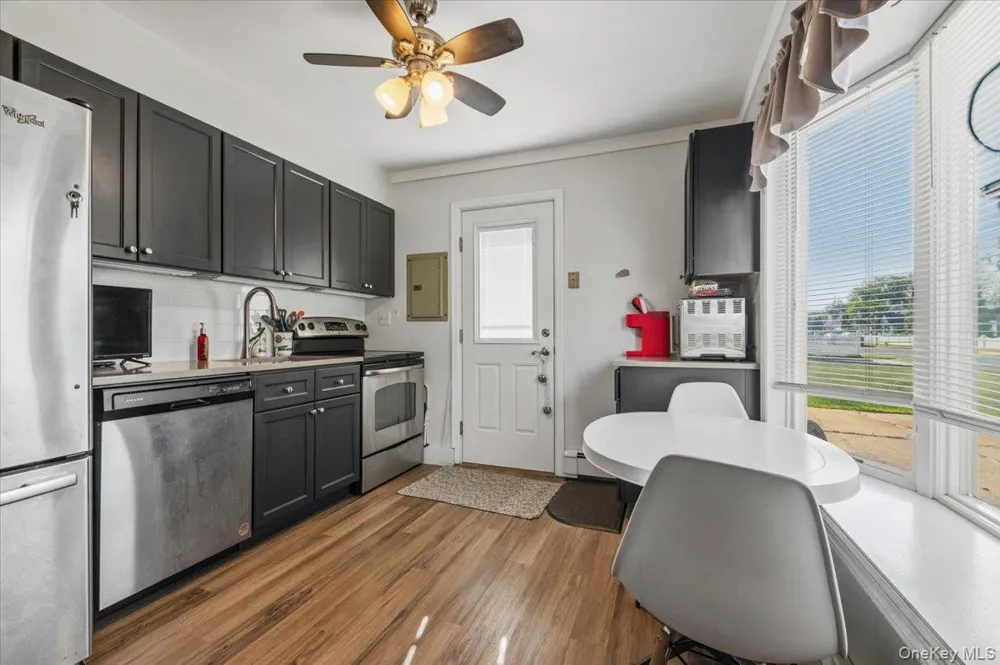 42 Haven Lane Levittown, NY 11756