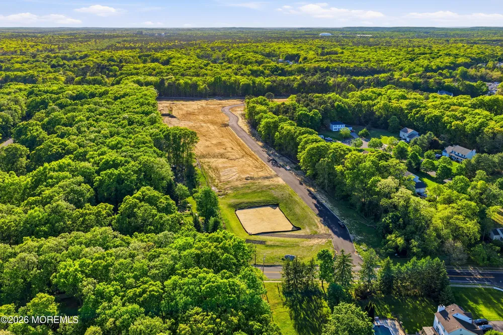 19 Hillcrest Lane Jackson, NJ 08527