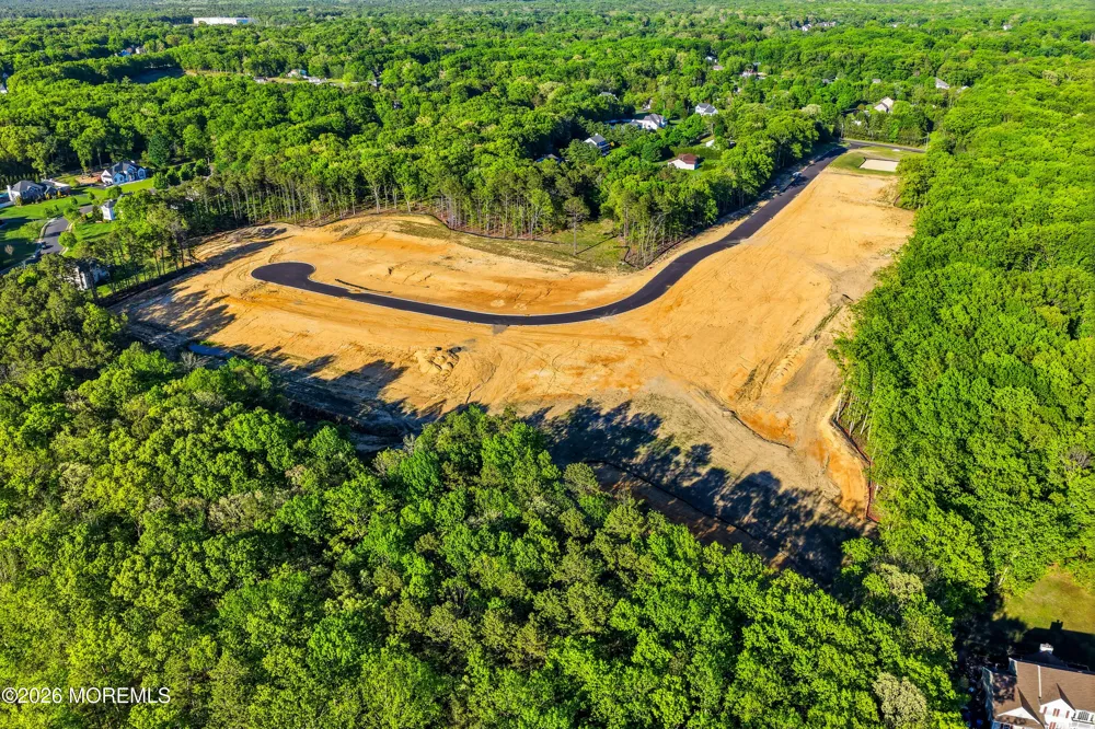19 Hillcrest Lane Jackson, NJ 08527