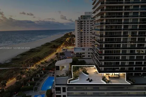 5875 Collins Ave #501
