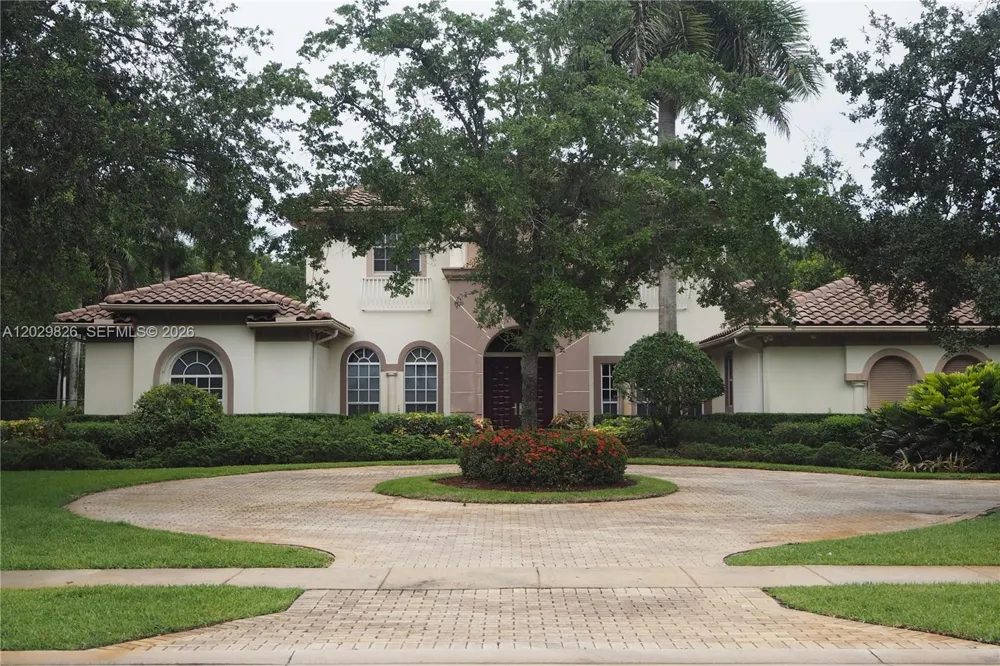 2750 E Jockey Cir E Davie, FL 33330