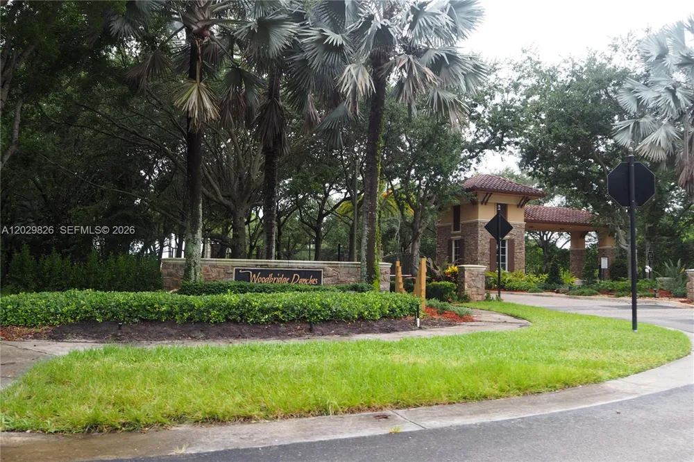 2750 E Jockey Cir E Davie, FL 33330
