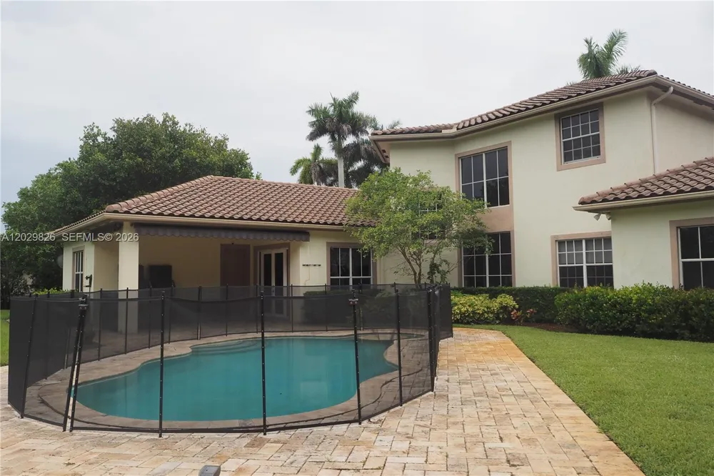 2750 E Jockey Cir E Davie, FL 33330