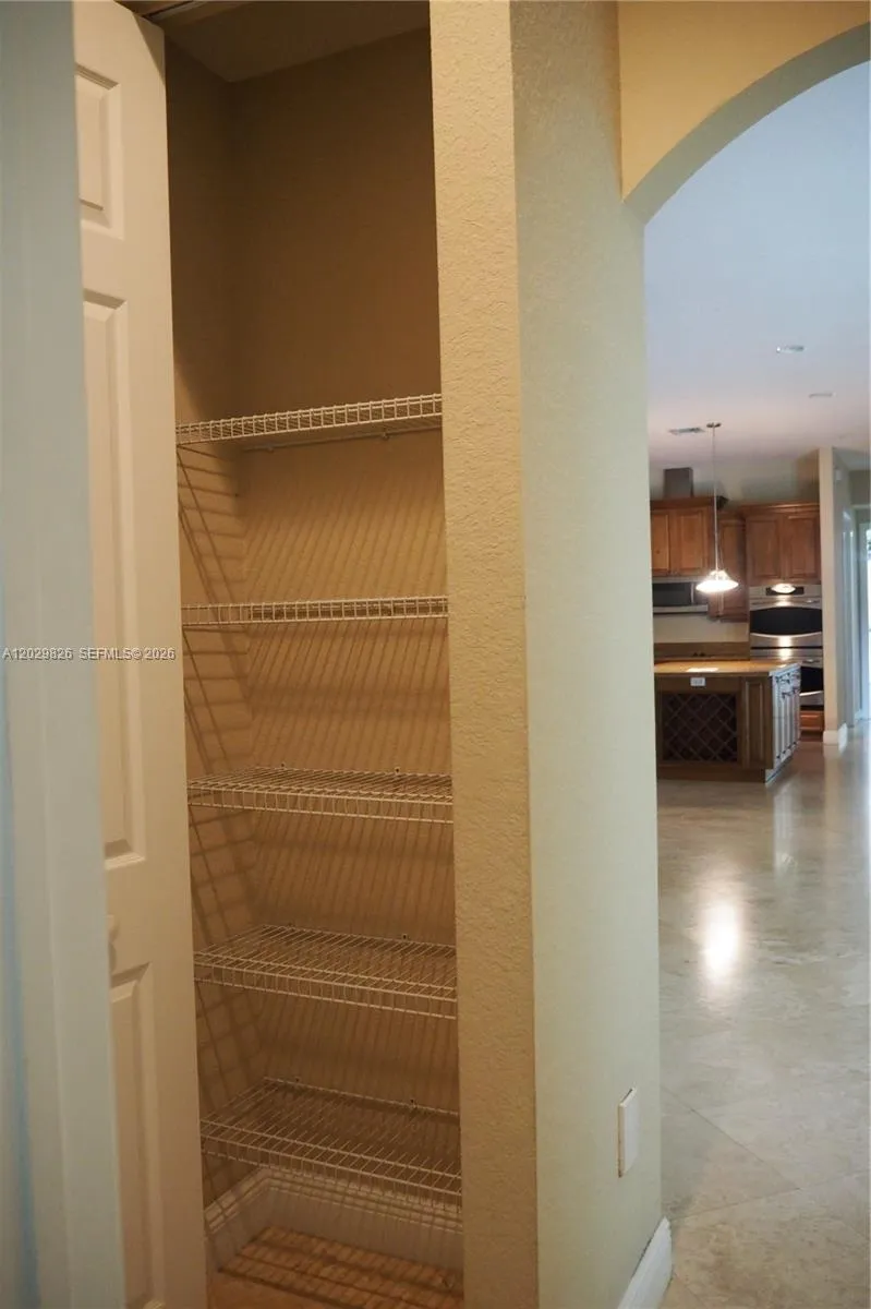 2750 E Jockey Cir E Davie, FL 33330