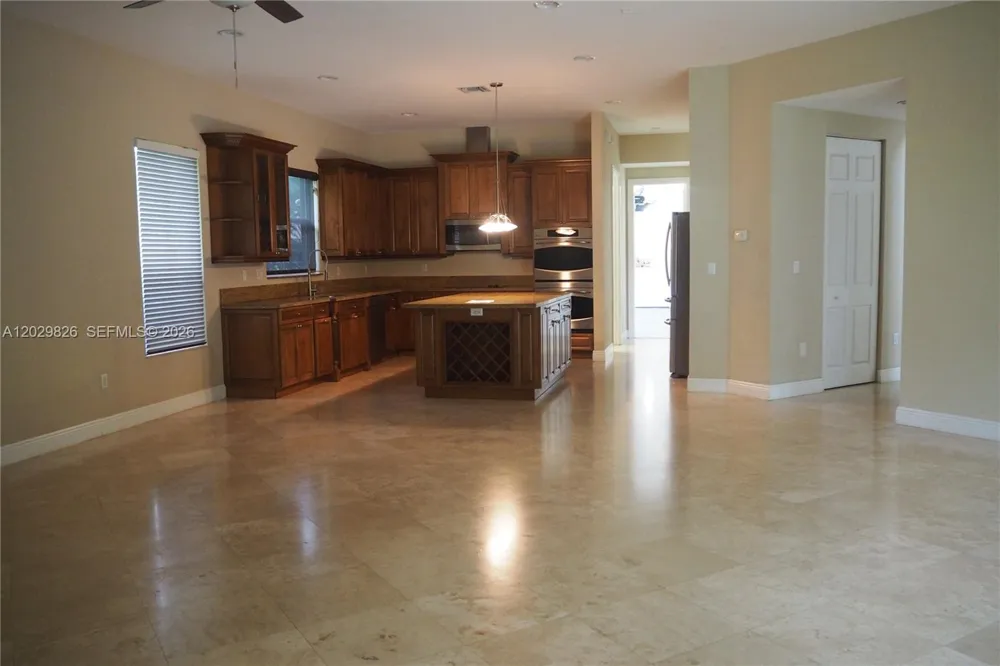 2750 E Jockey Cir E Davie, FL 33330
