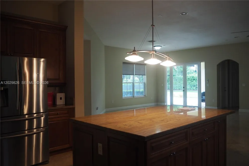 2750 E Jockey Cir E Davie, FL 33330