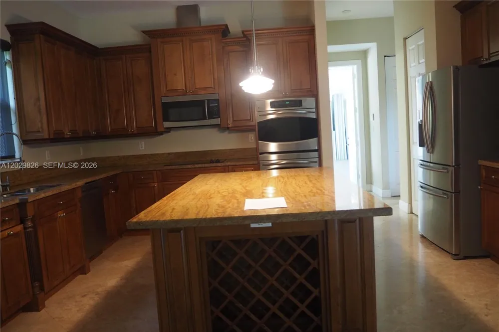 2750 E Jockey Cir E Davie, FL 33330