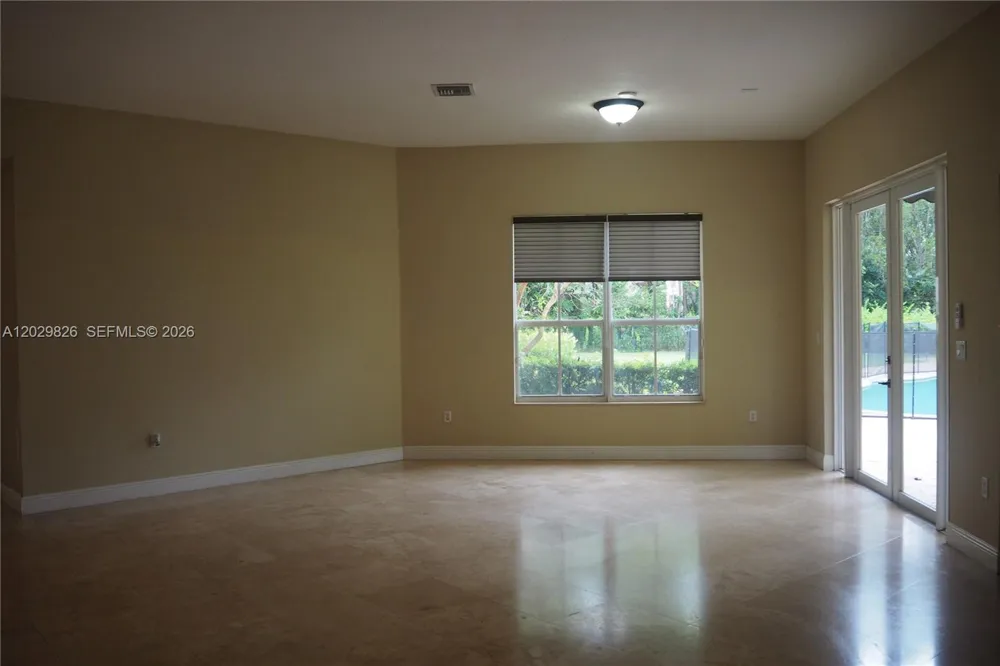 2750 E Jockey Cir E Davie, FL 33330
