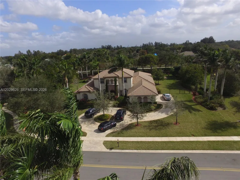 2750 E Jockey Cir E Davie, FL 33330