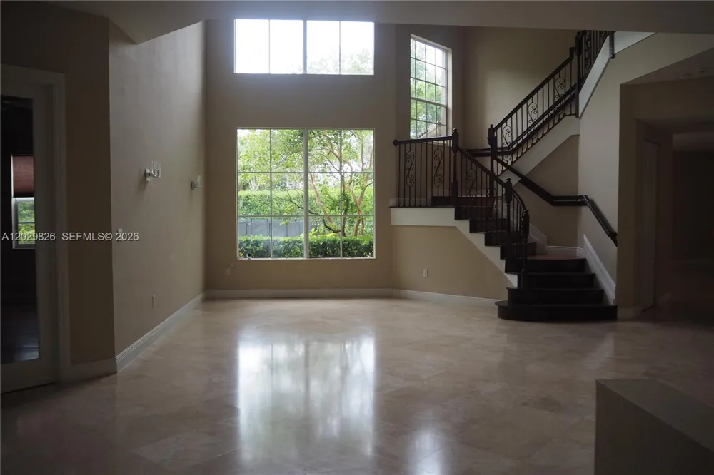 2750 E Jockey Cir E Davie, FL 33330