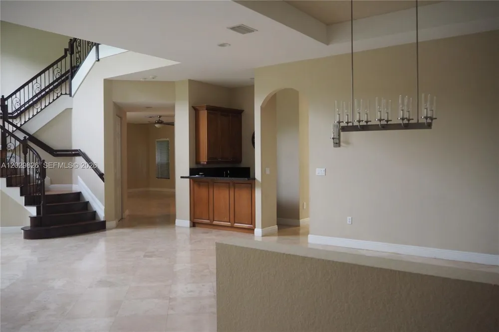 2750 E Jockey Cir E Davie, FL 33330