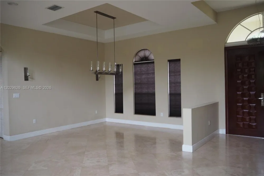 2750 E Jockey Cir E Davie, FL 33330