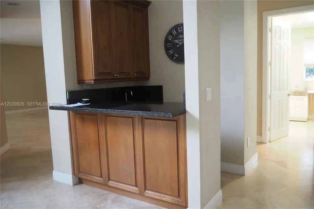2750 E Jockey Cir E Davie, FL 33330