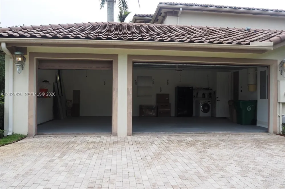 2750 E Jockey Cir E Davie, FL 33330