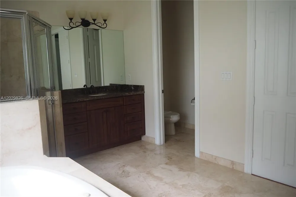2750 E Jockey Cir E Davie, FL 33330
