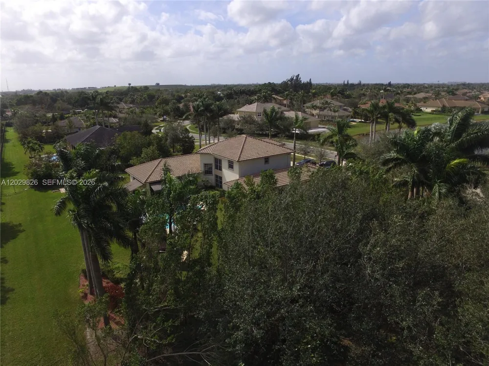 2750 E Jockey Cir E Davie, FL 33330