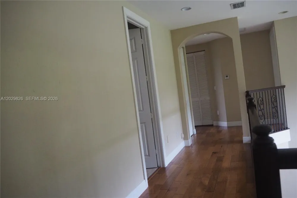 2750 E Jockey Cir E Davie, FL 33330