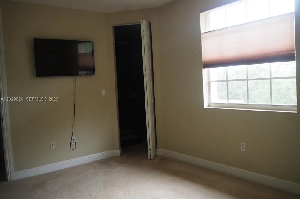 2750 E Jockey Cir E Davie, FL 33330