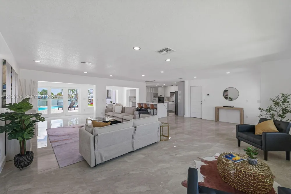 7905 9th AVE S St Petersburg, FL 33707