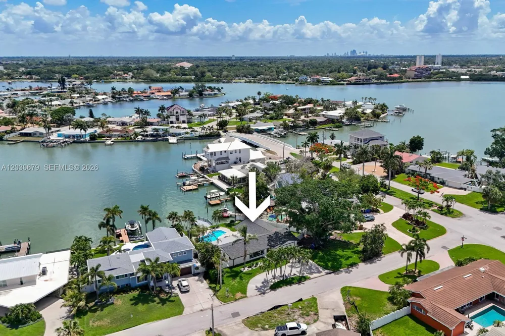 7905 9th AVE S St Petersburg, FL 33707