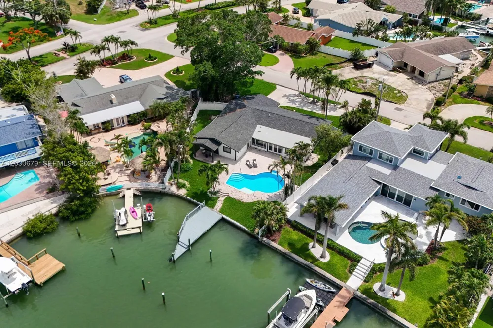 7905 9th AVE S St Petersburg, FL 33707