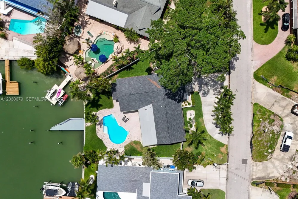 7905 9th AVE S St Petersburg, FL 33707