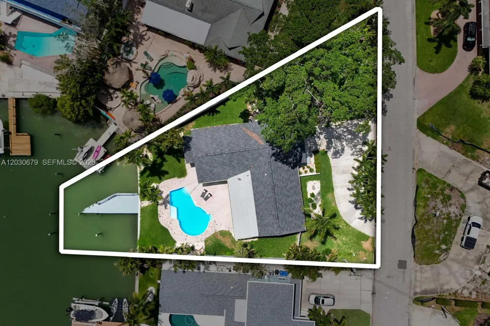 7905 9th AVE S St Petersburg, FL 33707