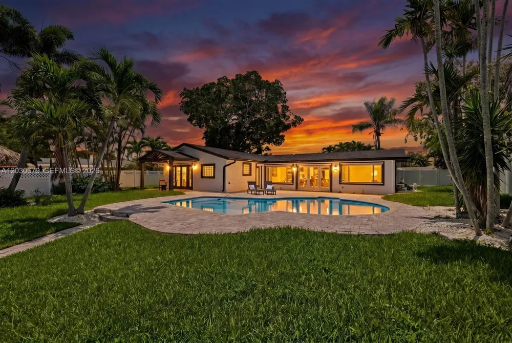 7905 9th AVE S St Petersburg, FL 33707