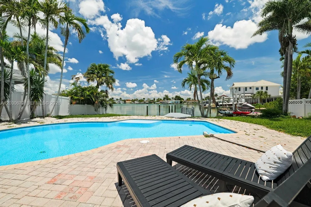 7905 9th AVE S St Petersburg, FL 33707