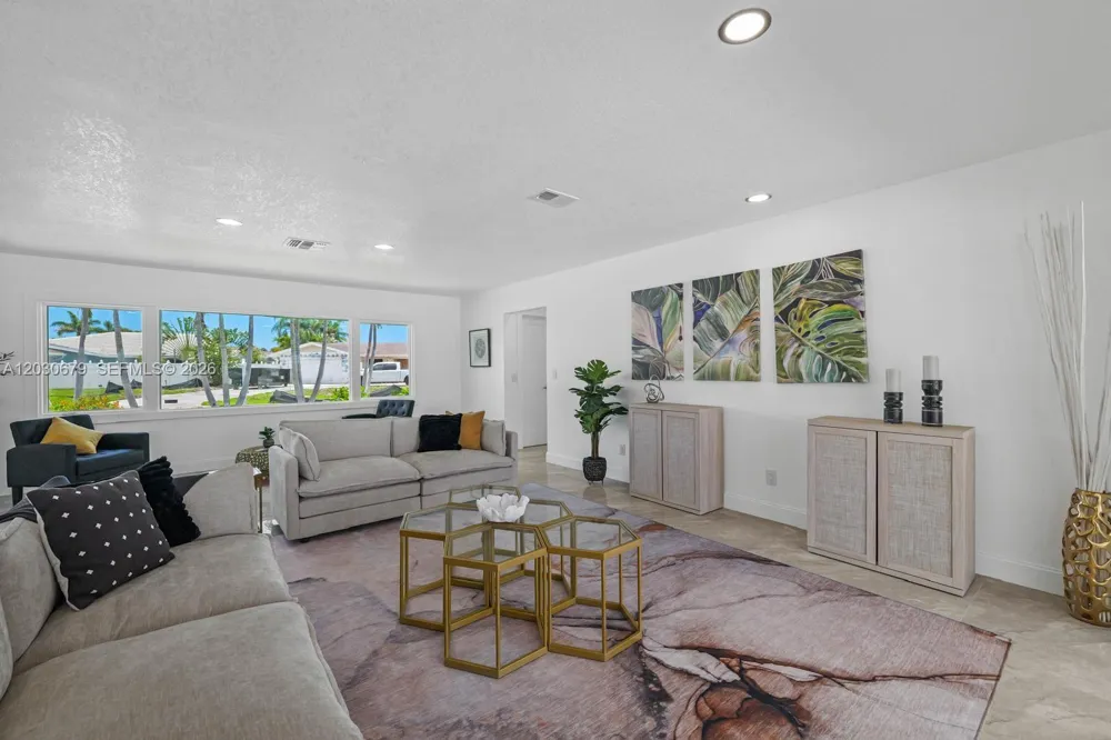 7905 9th AVE S St Petersburg, FL 33707
