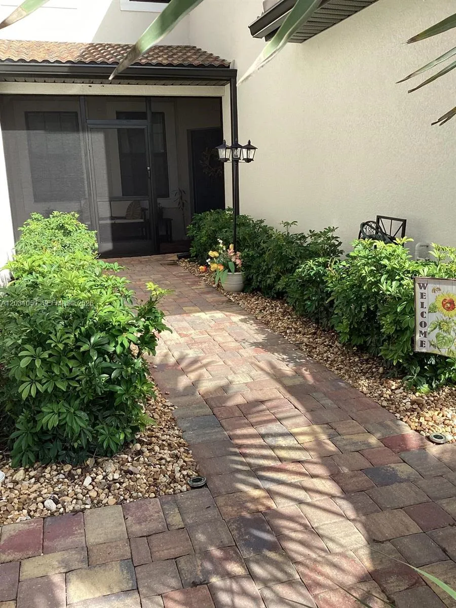 5710 Mayflower Way #102 Other City - In The State Of Florida, FL 34142