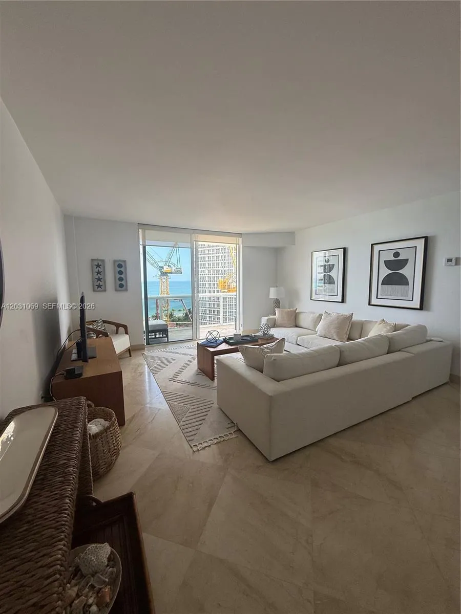 10275 Collins Ave #1221 Bal Harbour, FL 33154