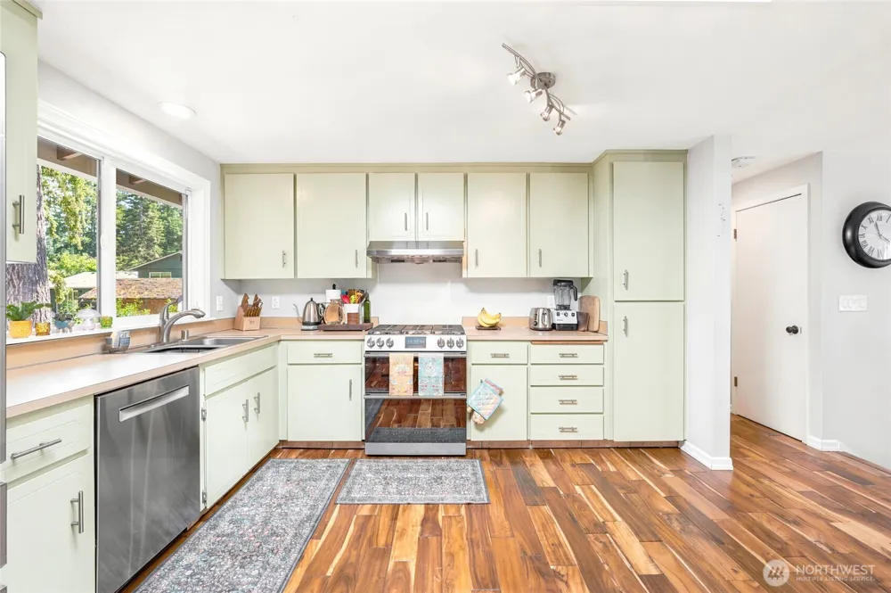 11714 SE 93rd Street Newcastle, WA 98056