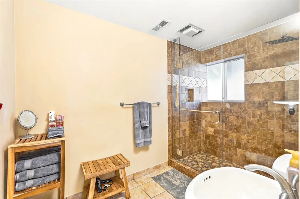 11714 SE 93rd Street Newcastle, WA 98056