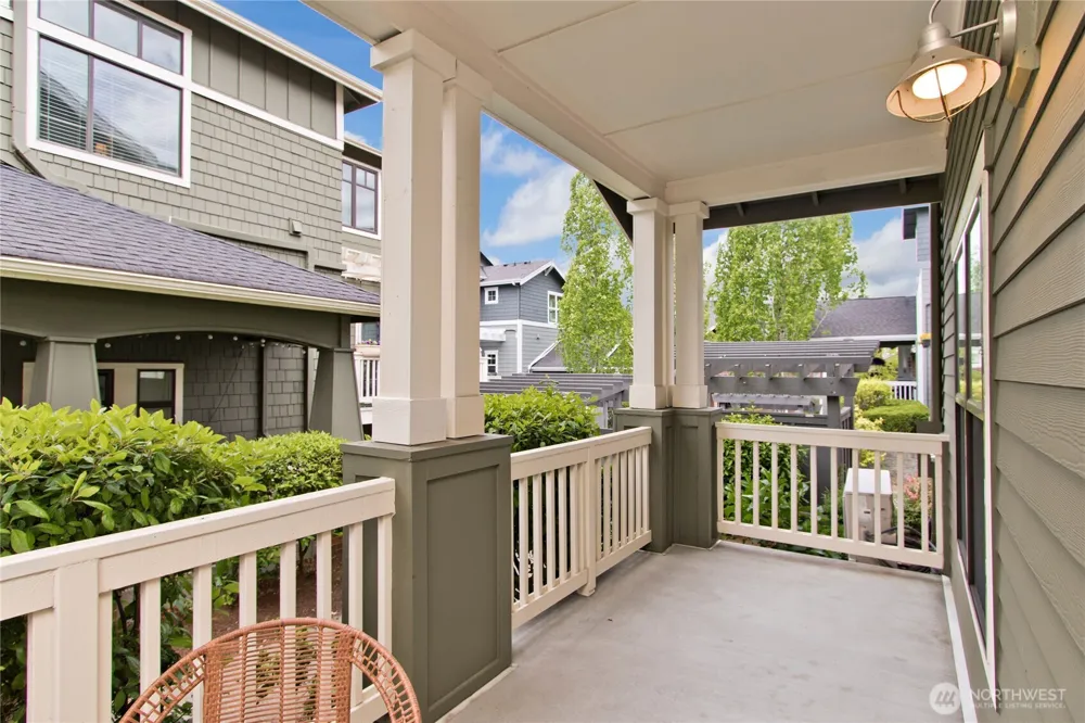 1843 NE Kenyon Court Issaquah, WA 98029