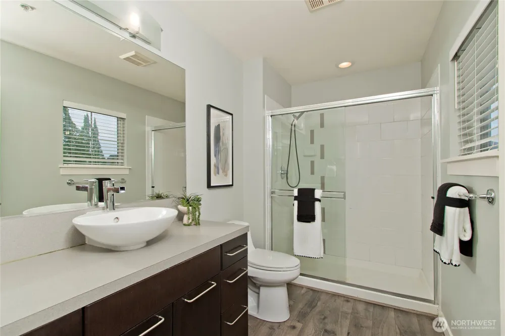 1843 NE Kenyon Court Issaquah, WA 98029