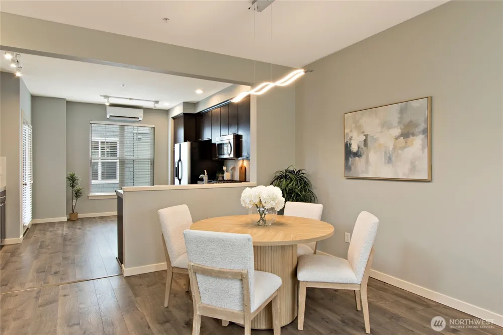 1843 NE Kenyon Court Issaquah, WA 98029