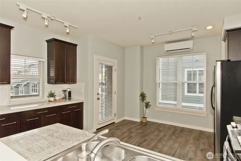 1843 NE Kenyon Court Issaquah, WA 98029