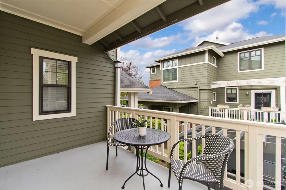 1843 NE Kenyon Court Issaquah, WA 98029