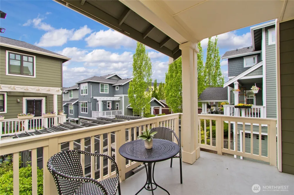 1843 NE Kenyon Court Issaquah, WA 98029