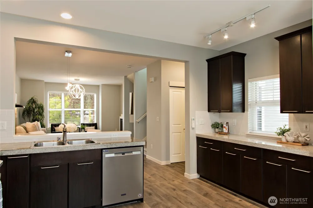 1843 NE Kenyon Court Issaquah, WA 98029