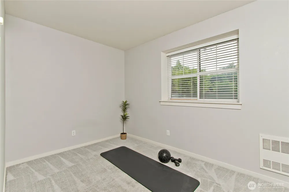1843 NE Kenyon Court Issaquah, WA 98029