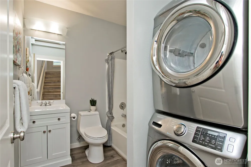 1843 NE Kenyon Court Issaquah, WA 98029