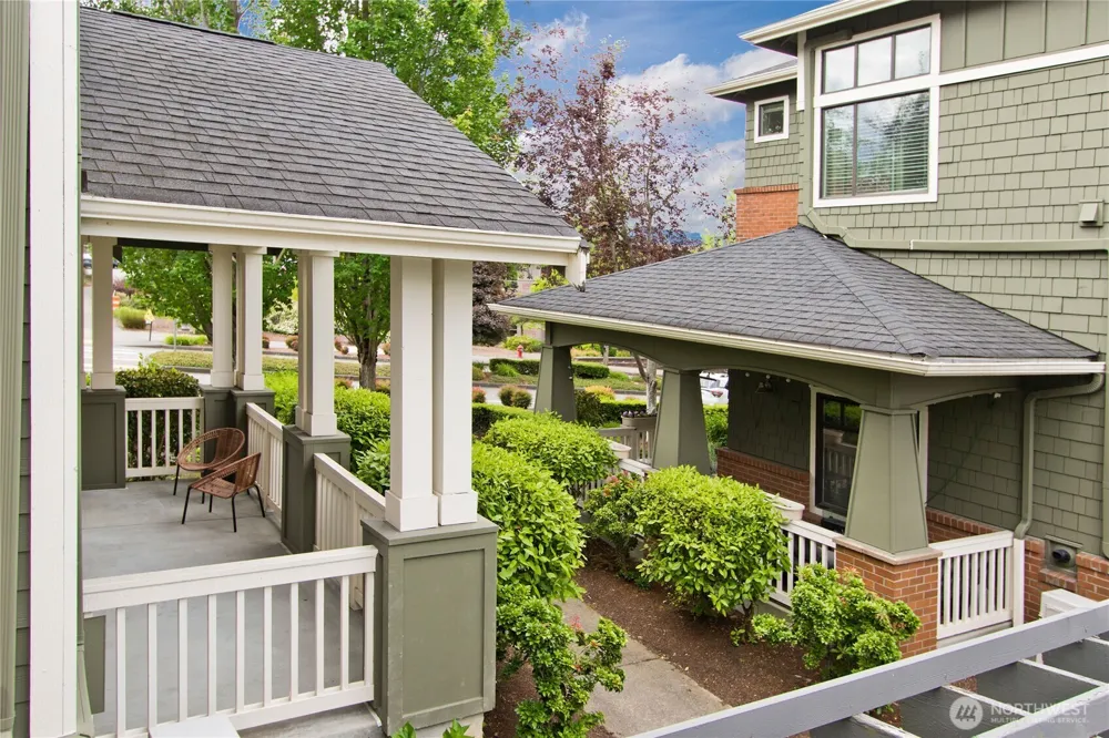 1843 NE Kenyon Court Issaquah, WA 98029