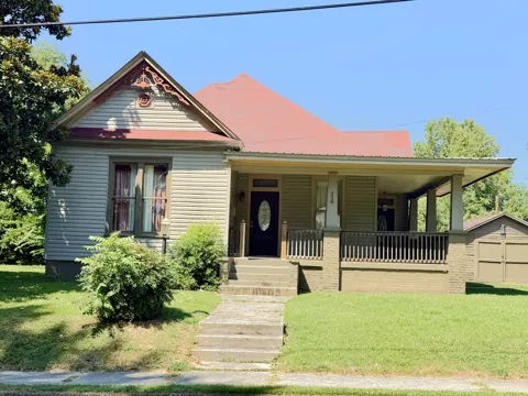 328 Head St